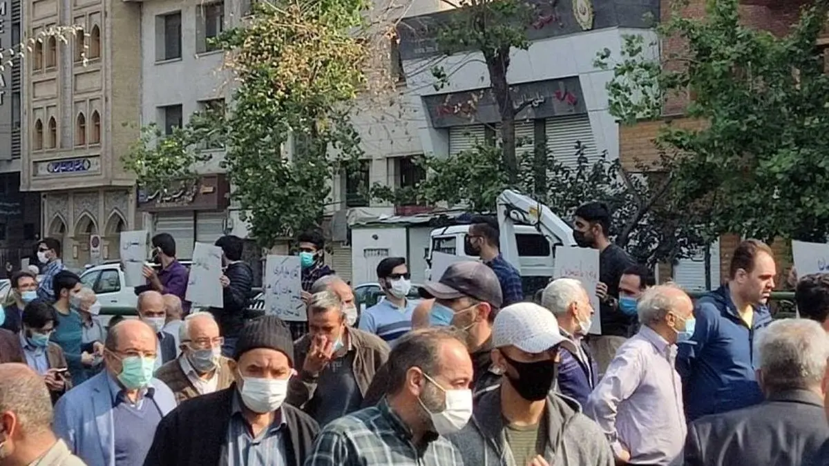 تجمع  گروهی از دانشجویان در اعتراض به شورای سیاستگذاری ائمه جمعه