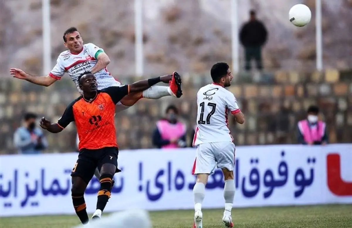 این پرسپولیس نمی‌تواند دروازه‌اش را بسته نگه دارد