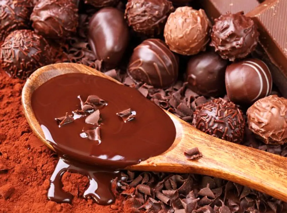 ۶ دلیل برای خوردن شکلات تلخ