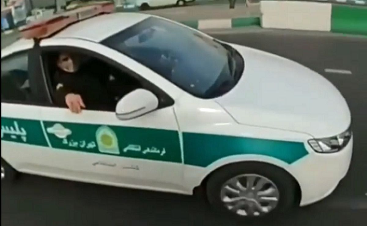 ببینید | رفتار خاص گشت انتظامی پلیس ایران با موتورسوار