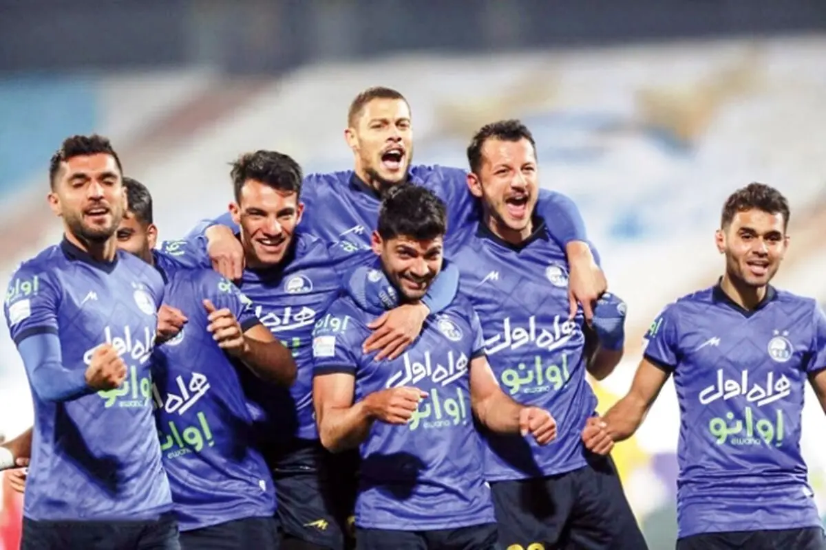 رکوردشکنی استقلال، خیلی دور، خیلی نزدیک