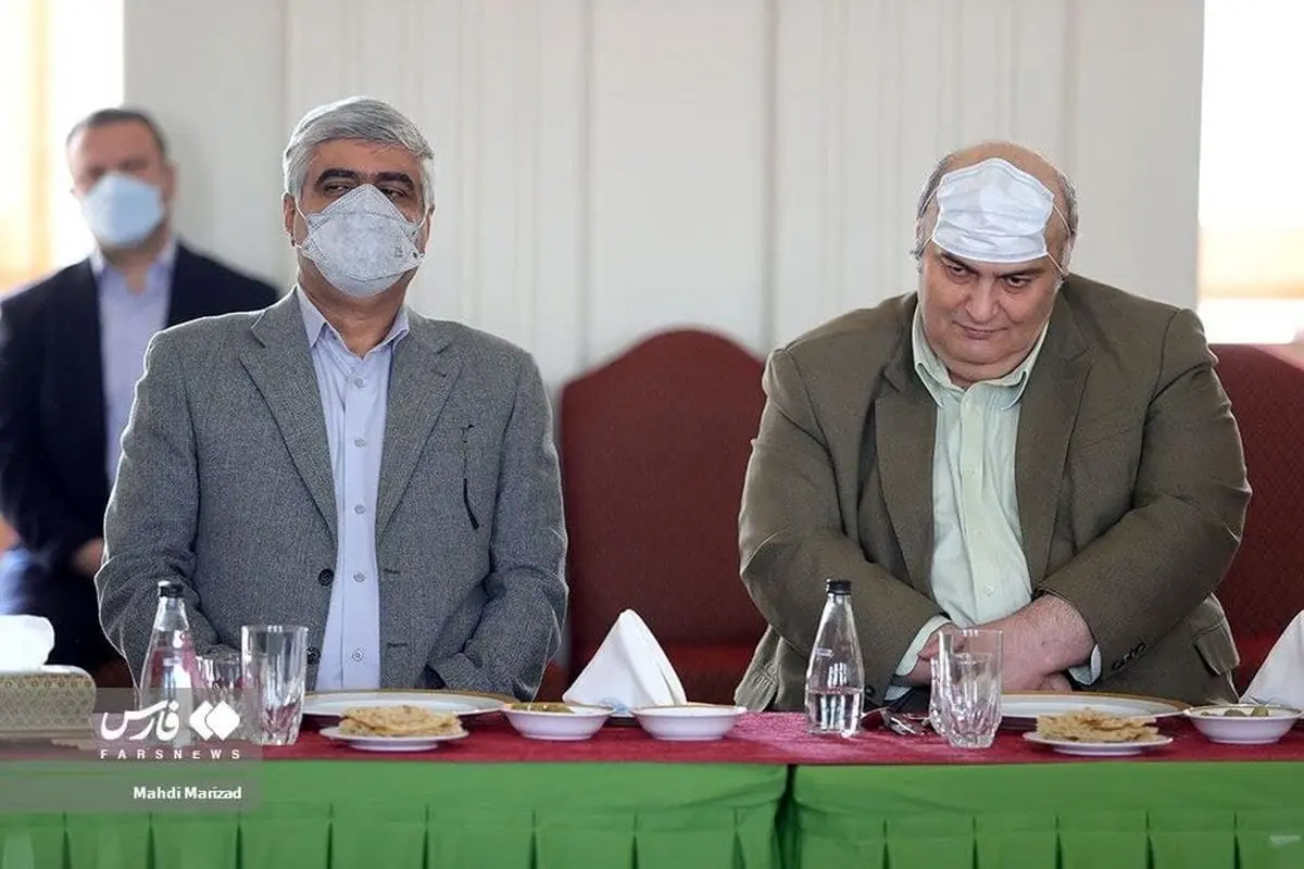 نحوه عجیب‌ ماسک زدن نماینده مجلس در دیدار با وزیر خارجه