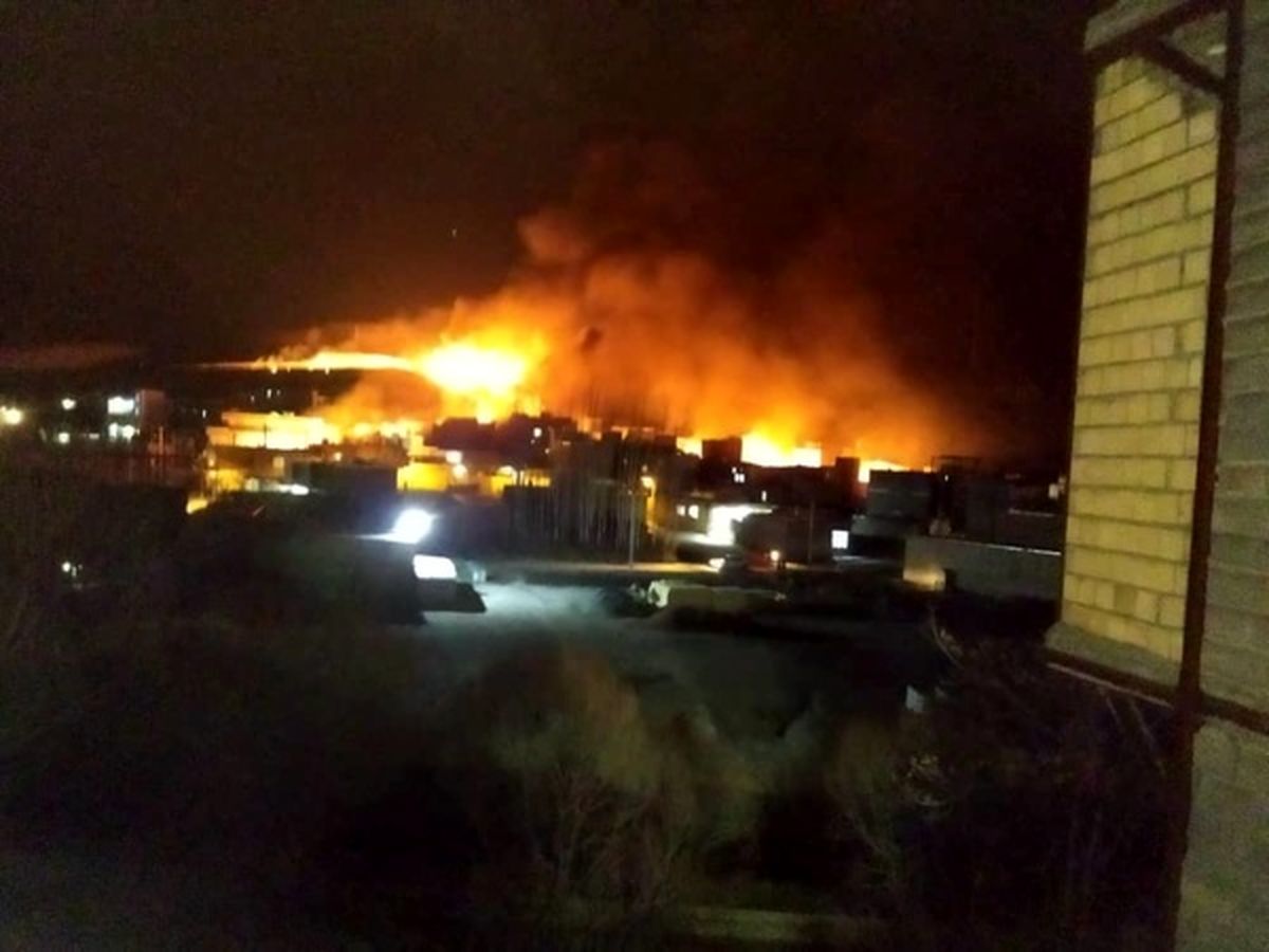 واژگونی تانکر حامل مازوت و انفجار شبکه گاز شهری در سنندج