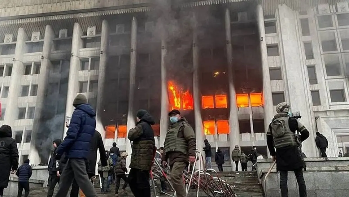 ببینید | ساختمان ریاست‌جمهوری قزاقستان تصرف شد