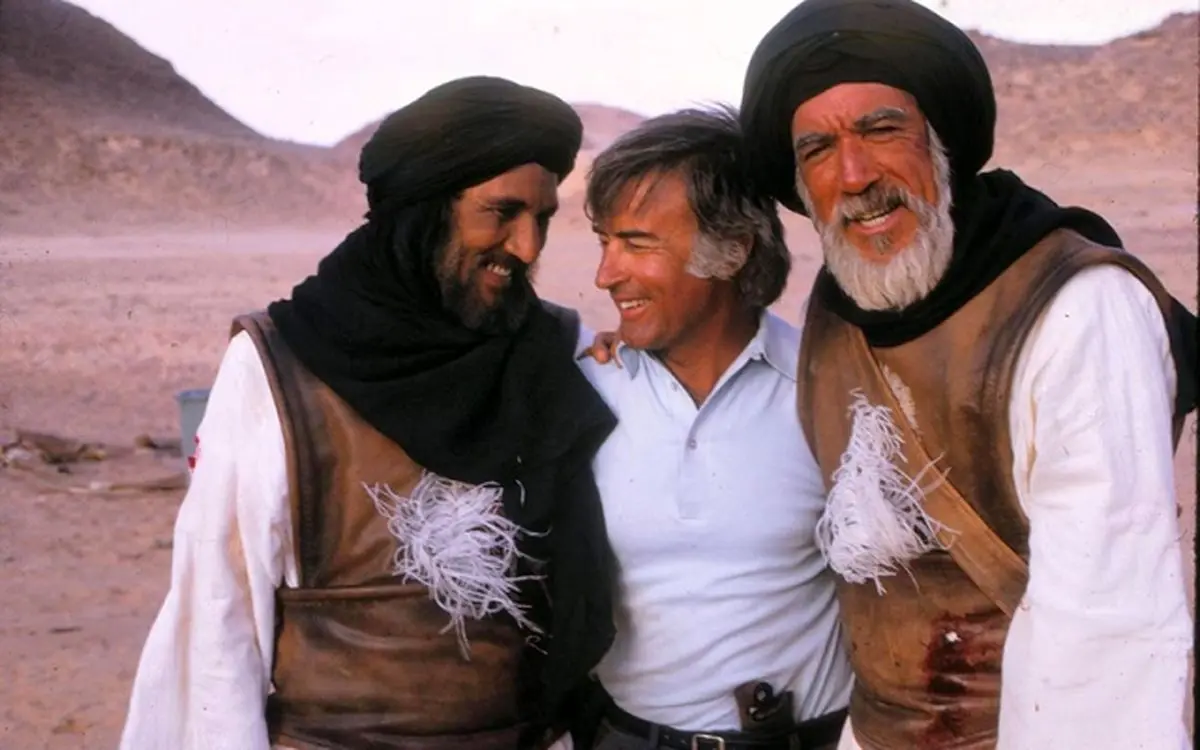 درباره فوتبال و سینما و لیلا ‌و پلیس و نقطه