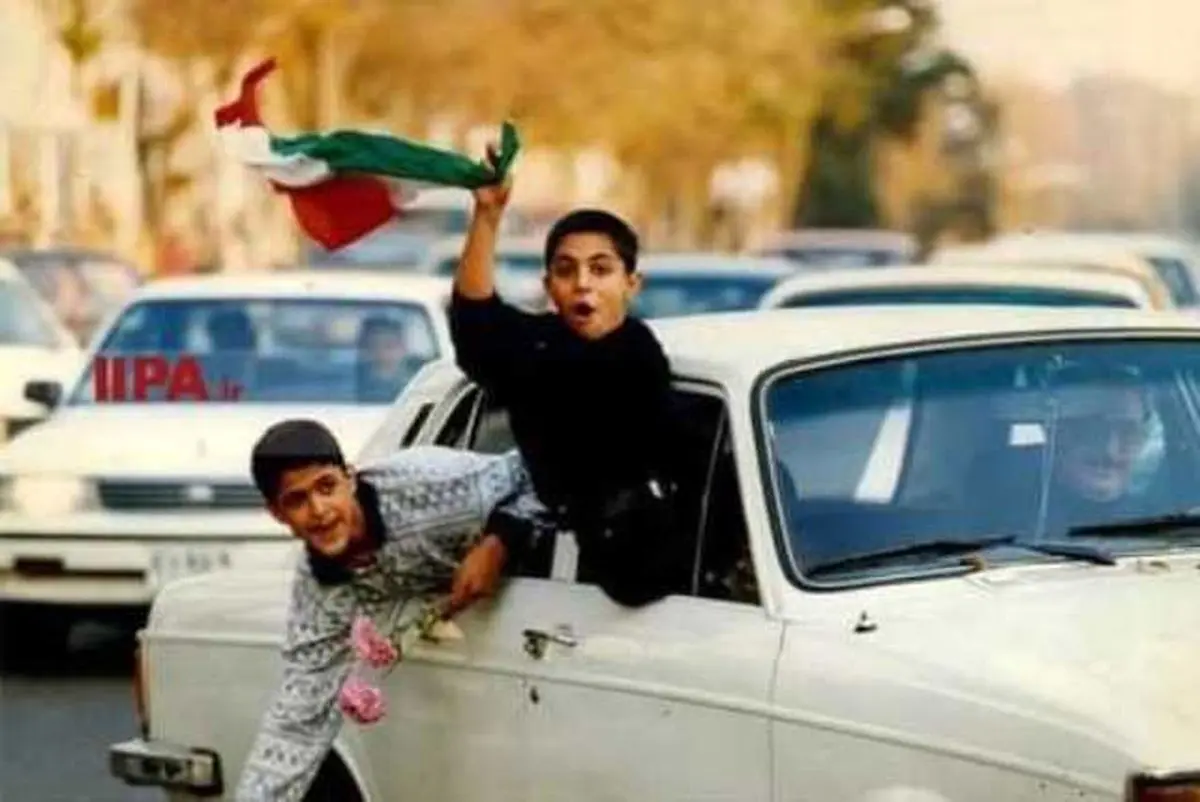 قاب تاریخ| تشییع در روز برفی، جشنواره مد و جشن صعود