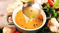 آیا باید از عصاره‌های مرغ و گوشت صنعتی بترسیم؟