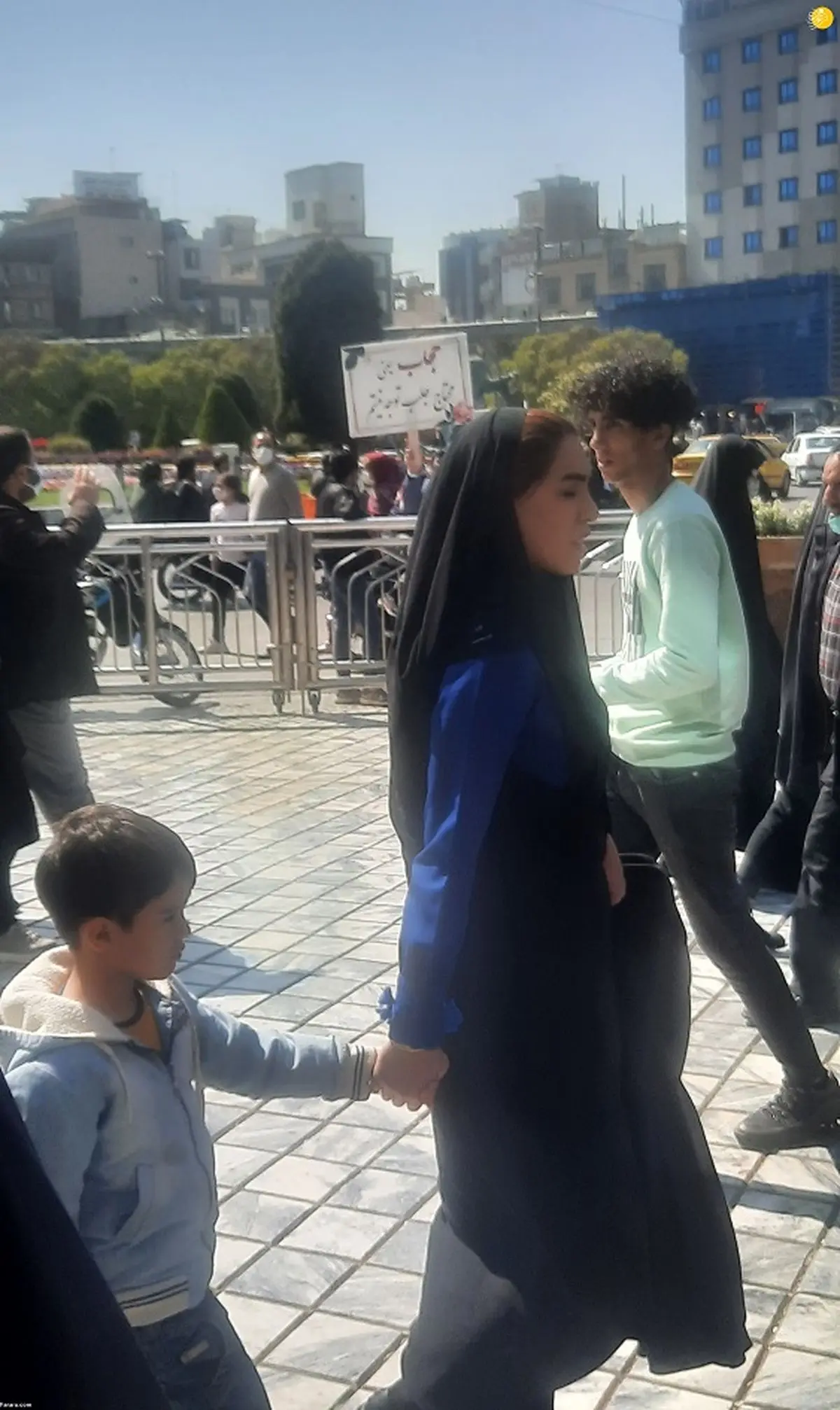گزارش تصویری | سبک متفاوت تذکر رعایت حجاب در مشهد