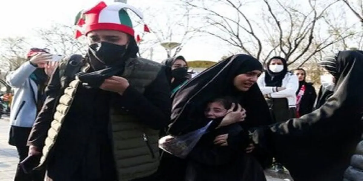 ببینید | شناسایی عامل پاشیدن اسپری فلفل به هواداران زن در مشهد
