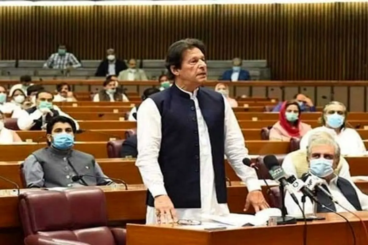 عمران‌خان از نخست‌وزیری پاکستان برکنار شد