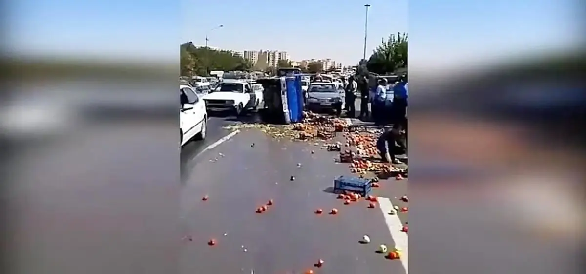ببینید | چپ کردن موتور میوه و حرکت انسان‌دوستانه رانندگان