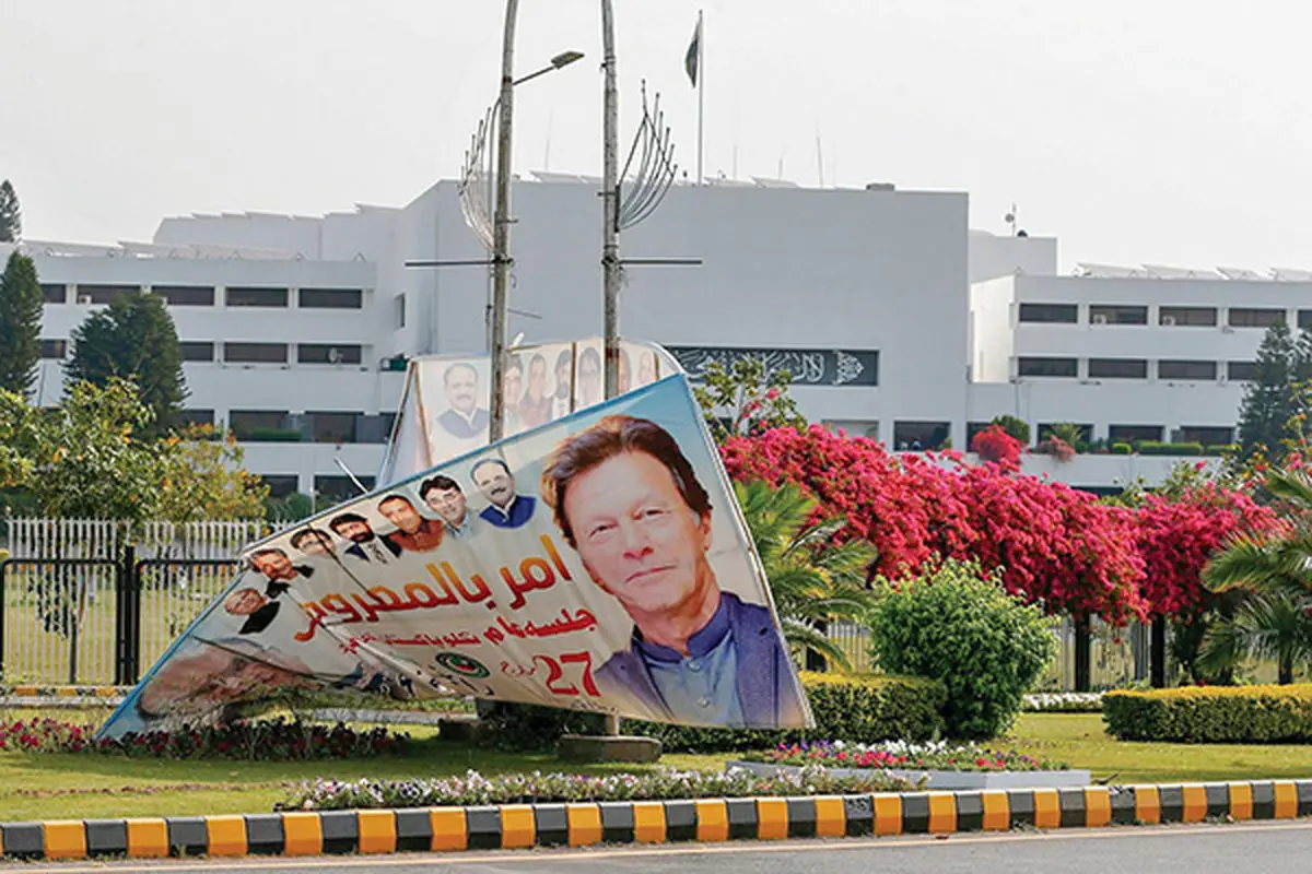 عمران از ‌خان نگذشت و ‌استیضاح شد