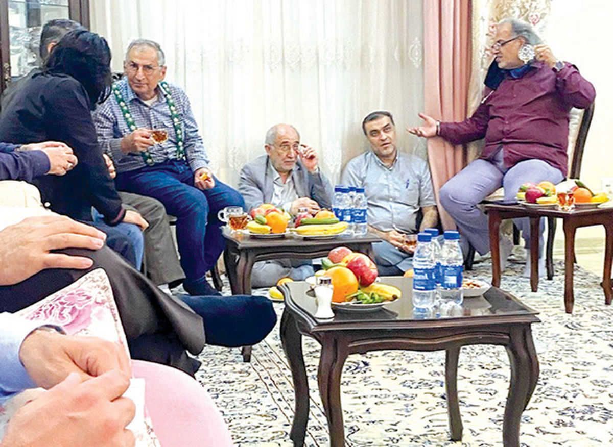 همنشینی استثنایی سیاسینویسهای منتقد