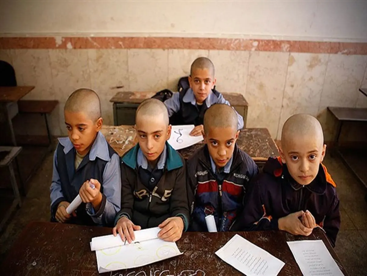 ببینید | تشویق دانش‌آموزان به کوتاه کردن توسط ناظم لرستانی