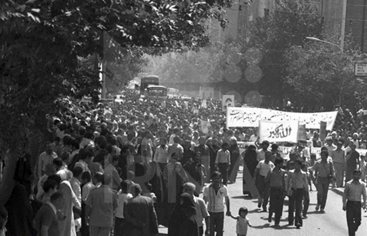 قاب تاریخ| فرار علی پروین، اولین راهپیمایی روز قدس و...