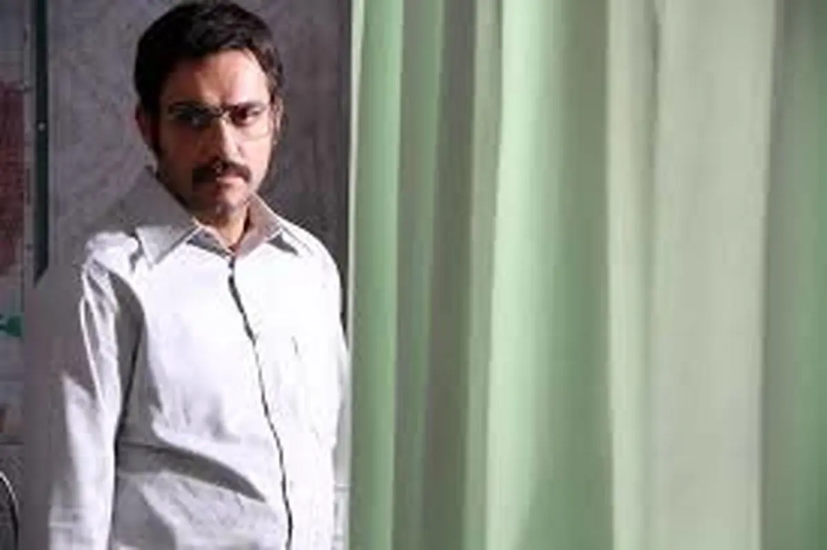دزدها گوشی حامد کمیلی را قاپیدند