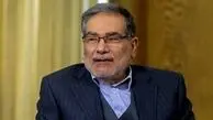  نگاهی به دکوراسیون شیک و خوشرنگ مدرن خانه شهید شمخانی / از مبلمان کرم رنگ ست شده با فرش و پرده ها تا جزیره شیک آشپزخانه و میز مبلی بزرگ و لوکس