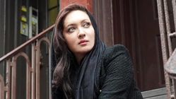 چهره نچرال نیکی کریمی ۳۳ سال پیش با تیپ دهه شصتی