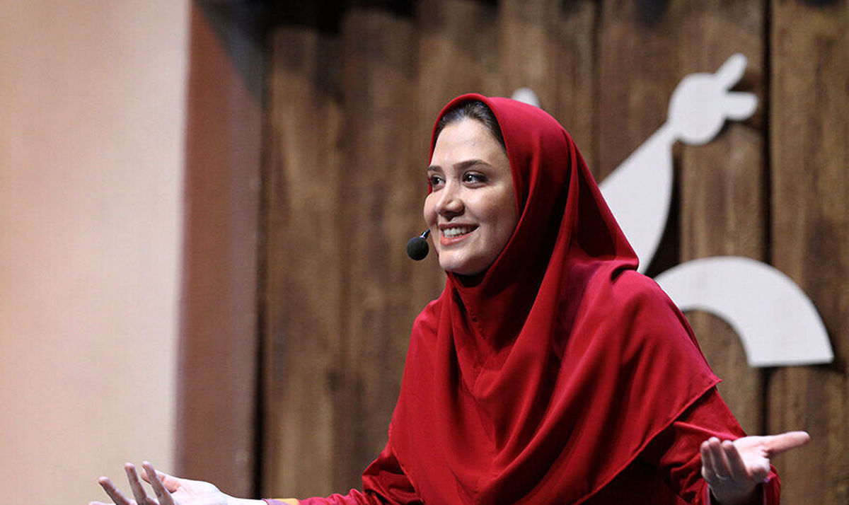 قاب خانوادگی سارا روستاپور مجری برنامه کودک رنگینکمان