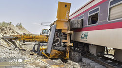 جزئیات تصادف ‌قطار مشهد - یزد با ‌بیل مکانیکی