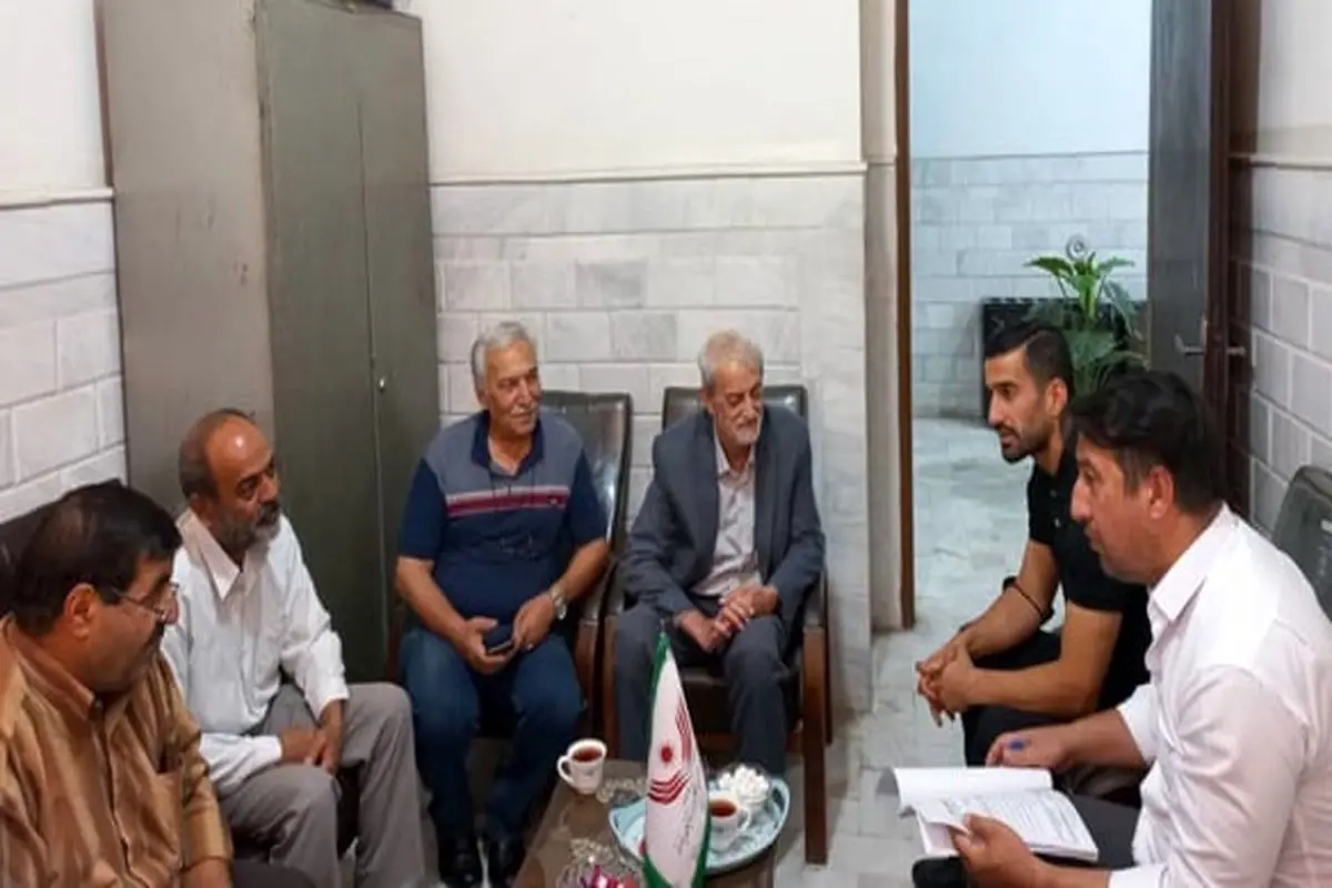 چک ۱۸۰ میلیونی کاپیتان تیم ملی برای آزاد کردن ۱۰ زندانی