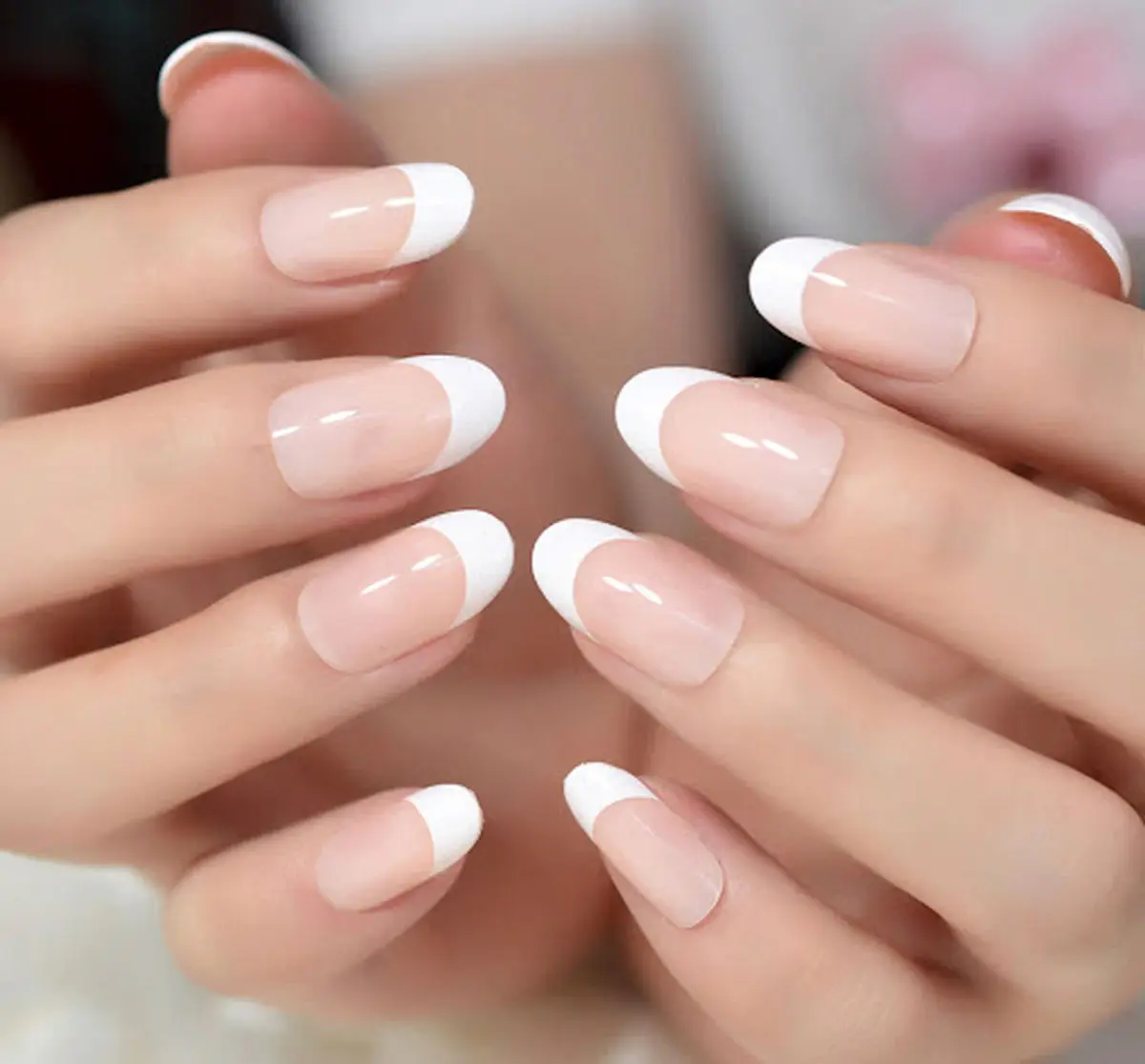 ببینید | استفاده از مرد در تلویزیون برای شرح مشکل کاشت ناخن