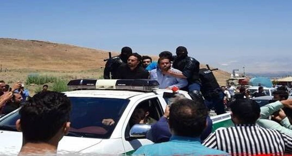 ببینید | دستگیری ۵ آدم‌ربا در مرند و گرداندن آنها در سطح شهر