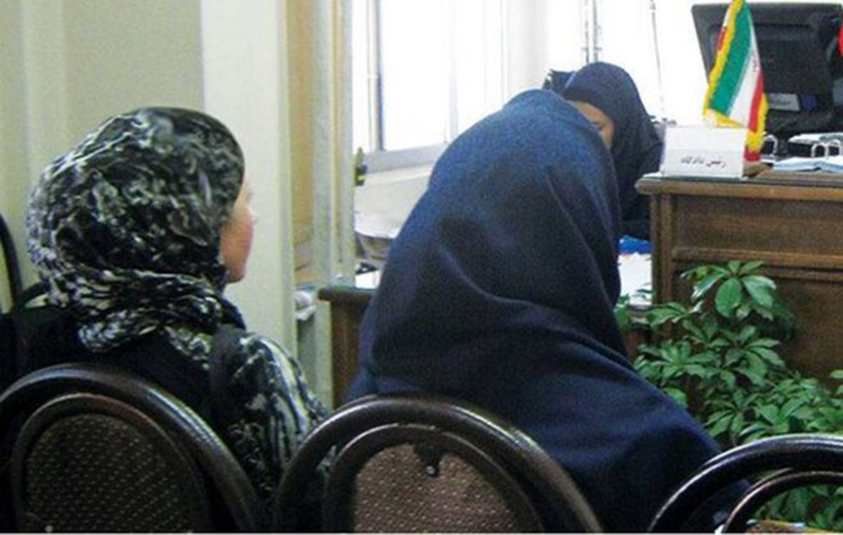 آیا می‌توانم به‌خاطر خرجی ندادن‌ از پدر شکایت کنم؟