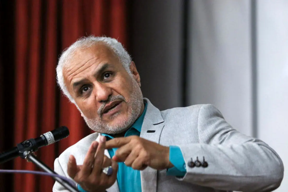 ببینید | توهین حسن عباسی به اقتصاددانان: آنها را به گاری ببندید
