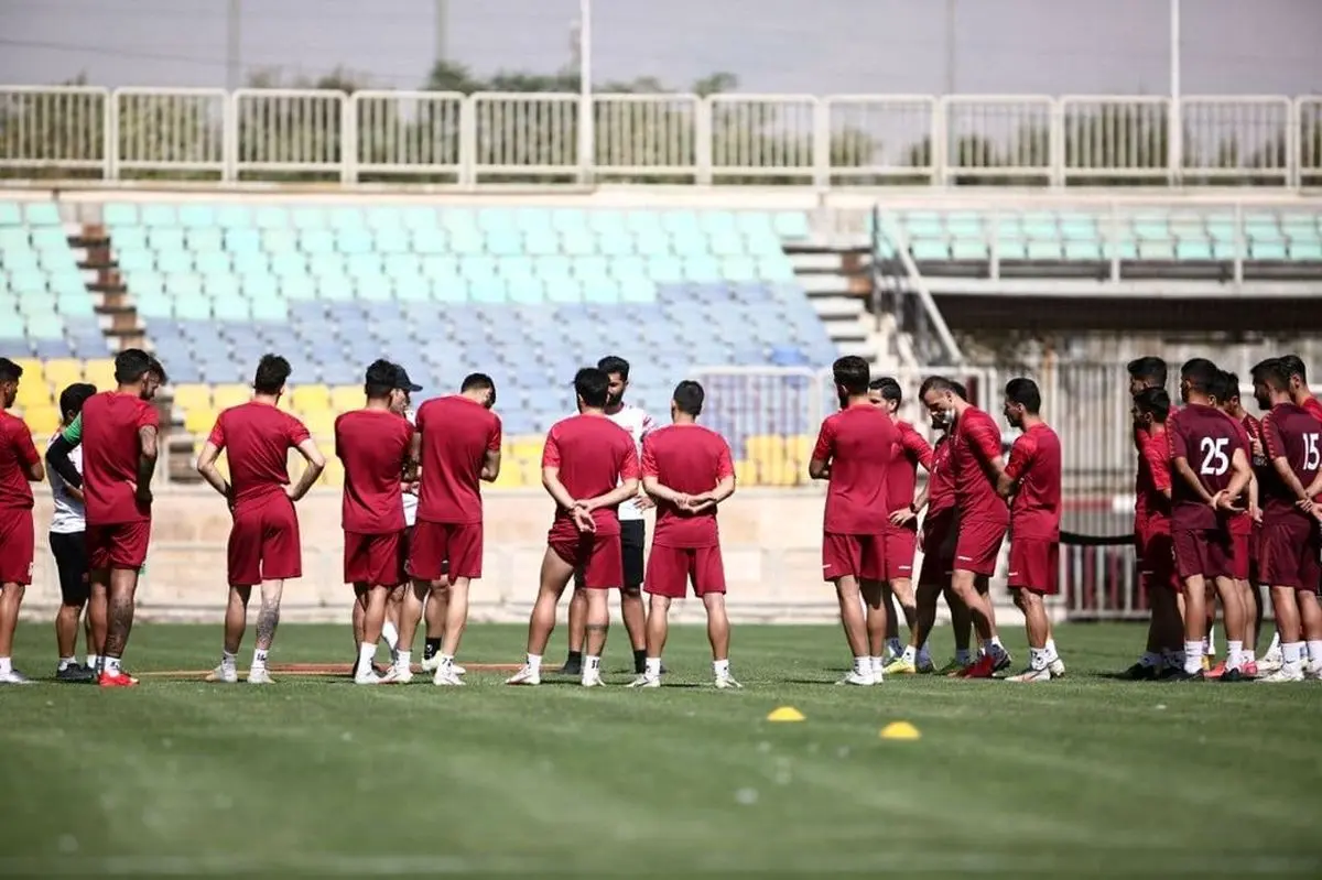 شباهت طرح لباس پرسپولیس به منچسترسیتی