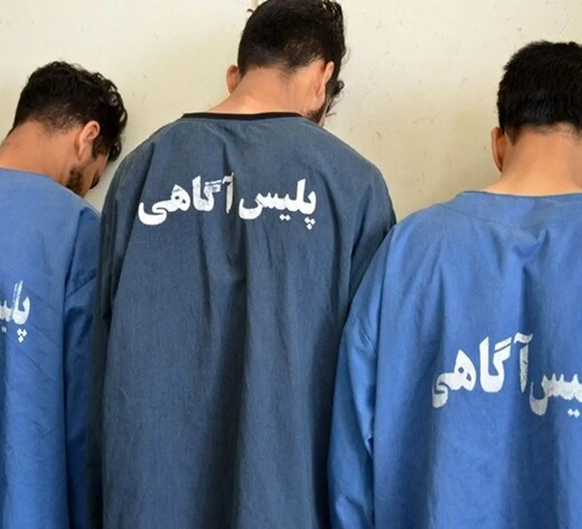 گروگانگیری توسط مردان نقاب‌دار در آرایشگاه مردانه
