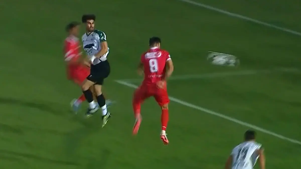گل دوم پرسپولیس به ذوب آهن توسط علی علیپور