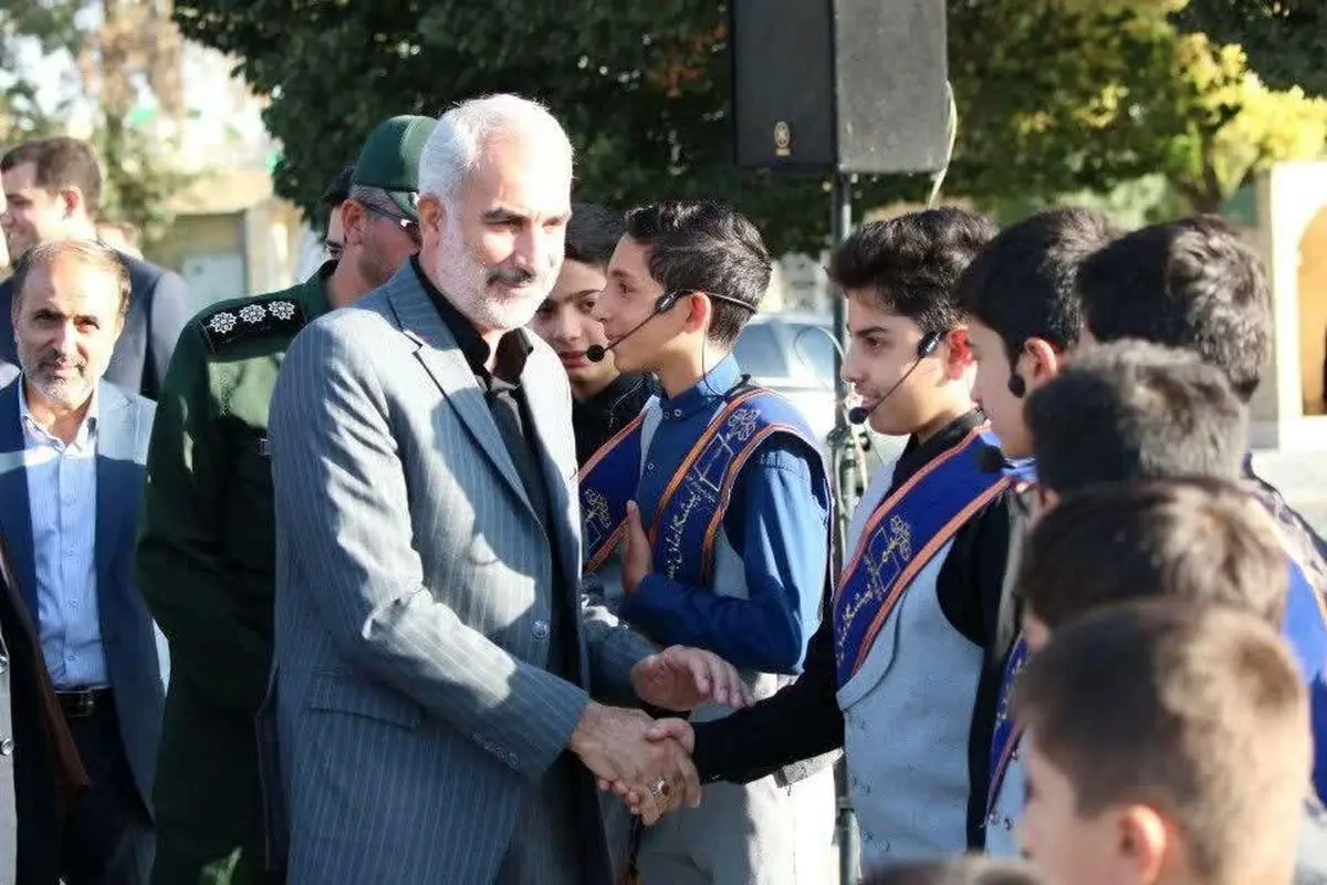 پاسخگویی عجیب وزیر آموزش و پرورش به درخواست یک معلم را ببینید
