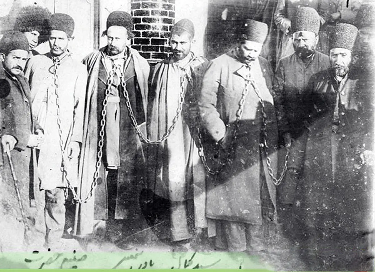 قاب تاریخ| غل و زنجیر کشیدن ‌مخالفان مشروطه