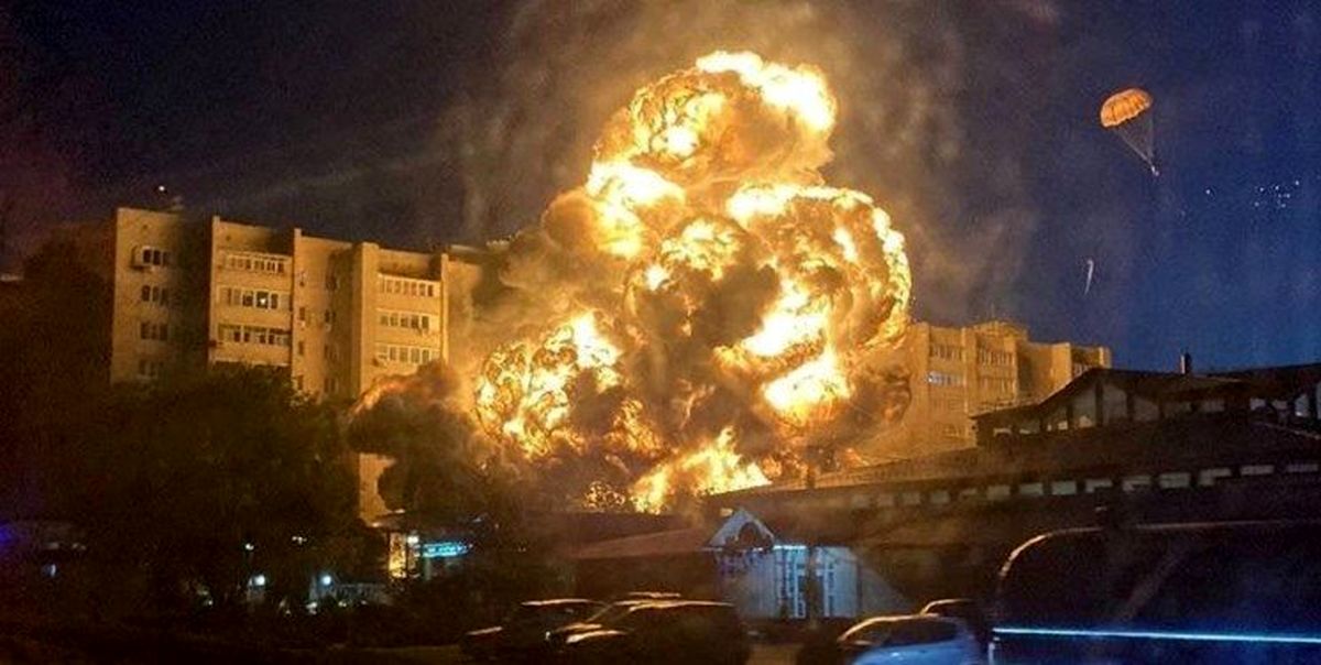 ببینید | لحظه سقوط سوخو ۳۴ روسیه در شهر ییسک