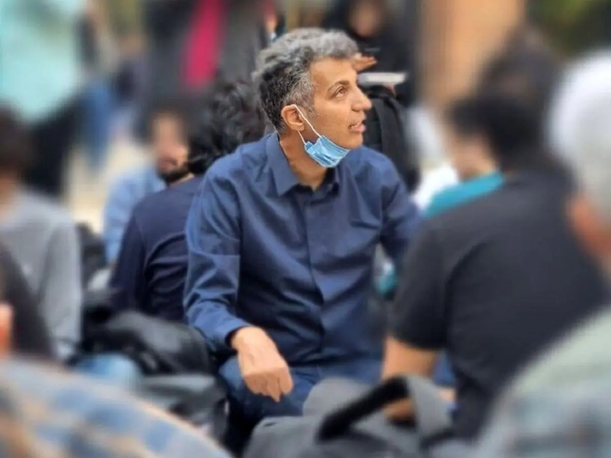 ناهار خوردن عادل فردوسی‌پور با دانشجویان شریف