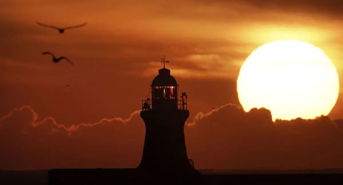 چگونه از یک شراره خورشیدی شدید جان به‌در ببریم؟