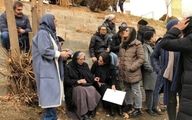 تجمع گروهی از هنرمندان سینما جلوی زندان اوین