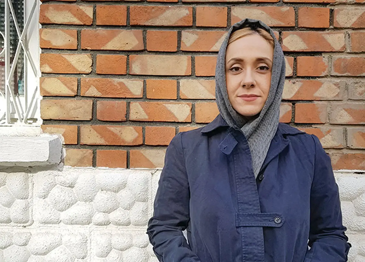 گفتگو با پگاه خدادی مترجم رمان زنی با دامن بنفش‌
