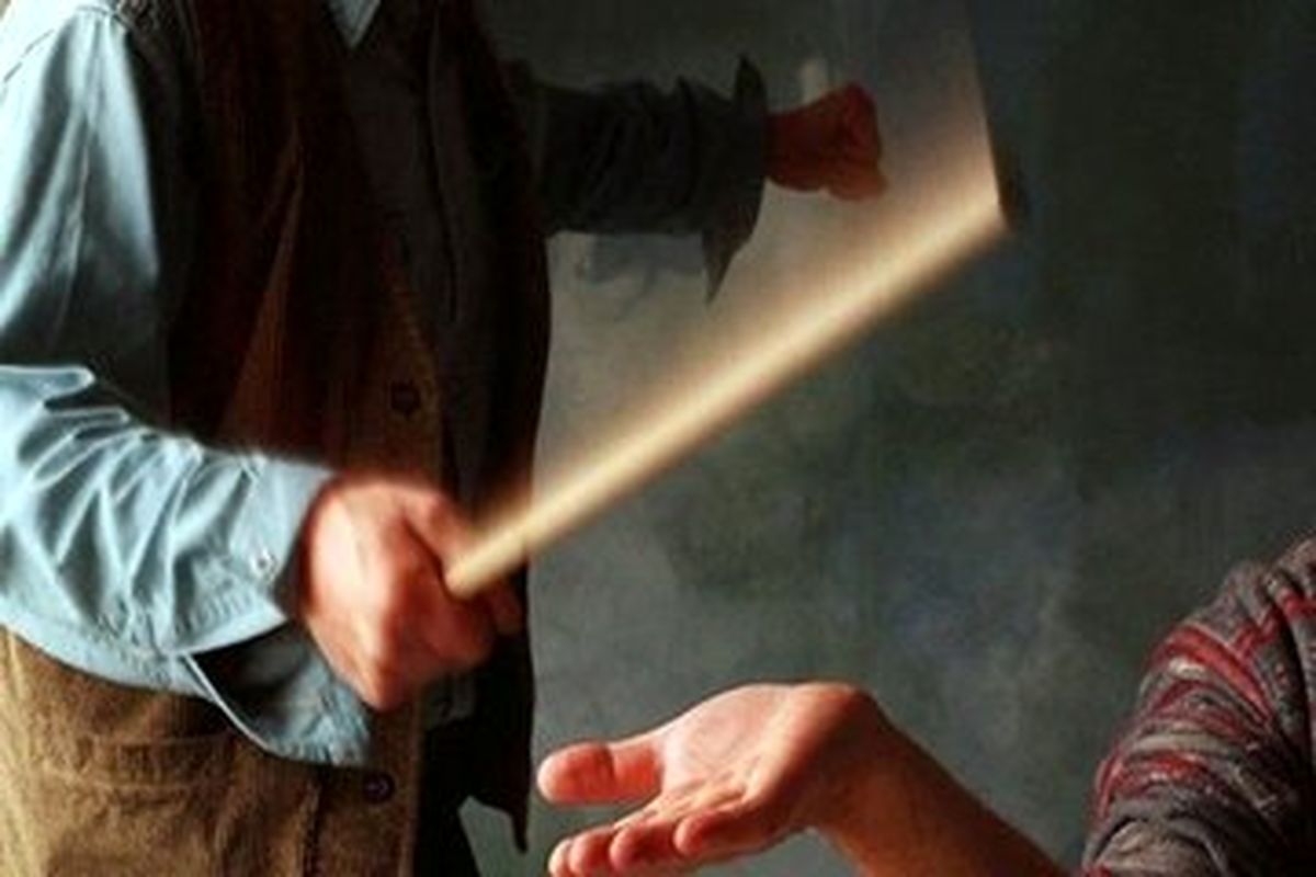 مصدومیت شدید دانشآموز ۱۳ ساله با کتک معلم