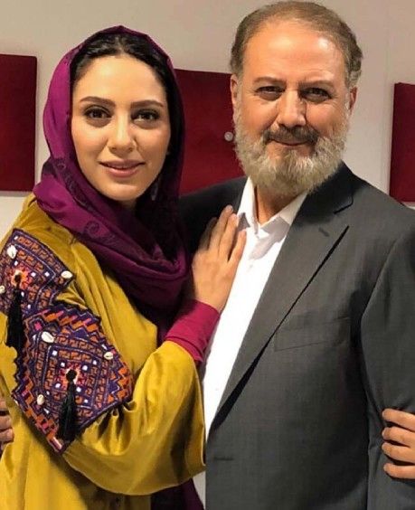 بیوگرافی مونا فرجاد,مونا فرجاد,ازدواج مونا فرجاد