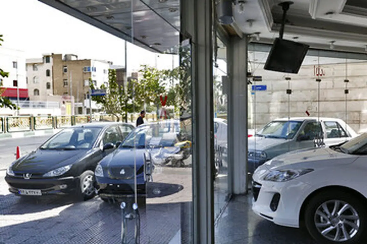 کاهش قیمت خودروهای خارجی در بازار