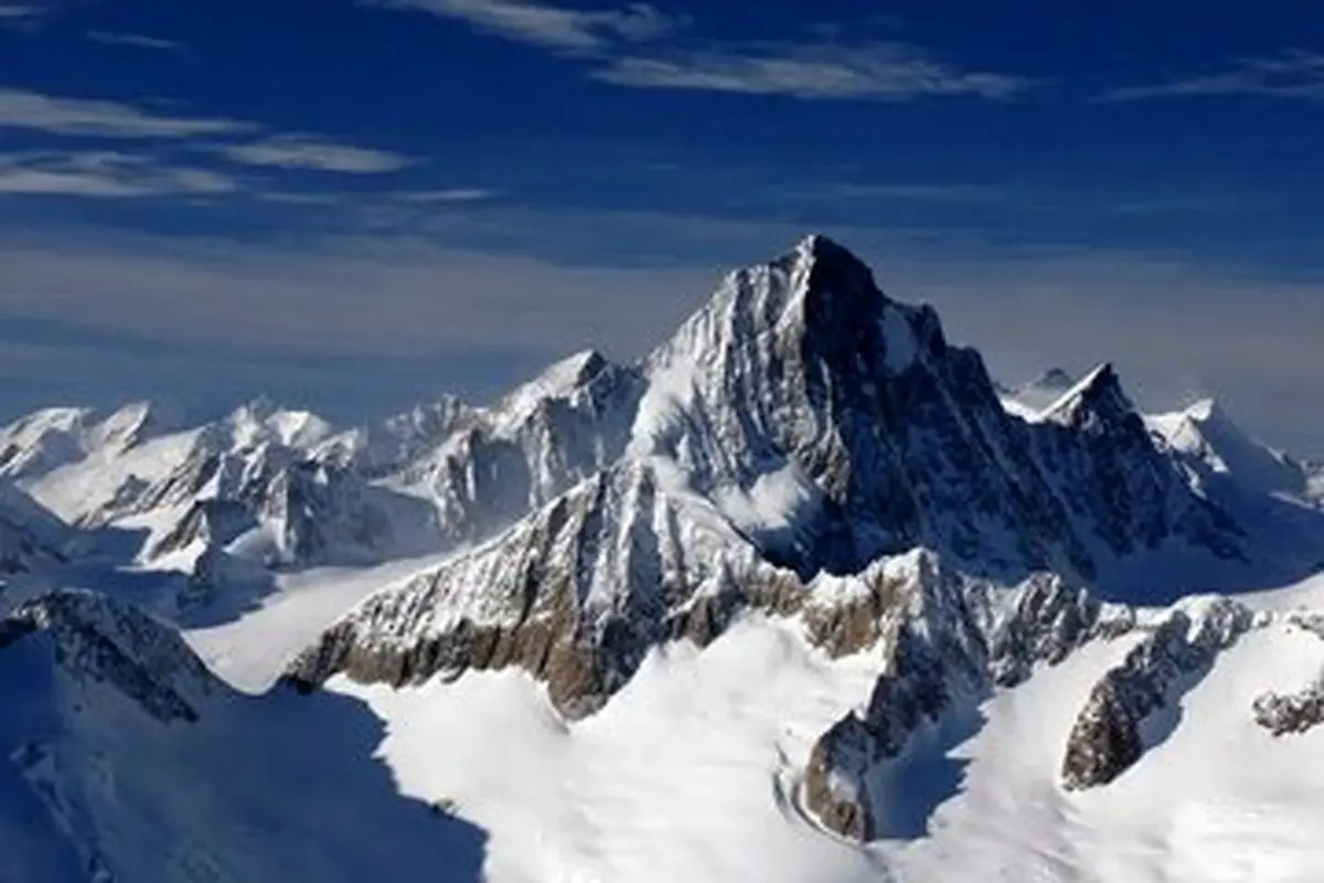 کشف جسد یک کوهنورد پس از ۳۷ سال