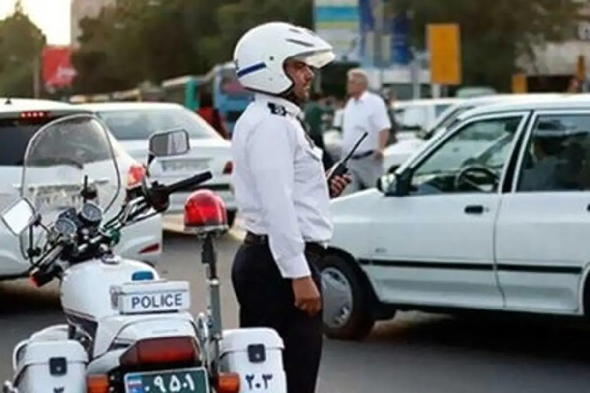 حمله عجیب زن متخلف به مامور پلیس راهور