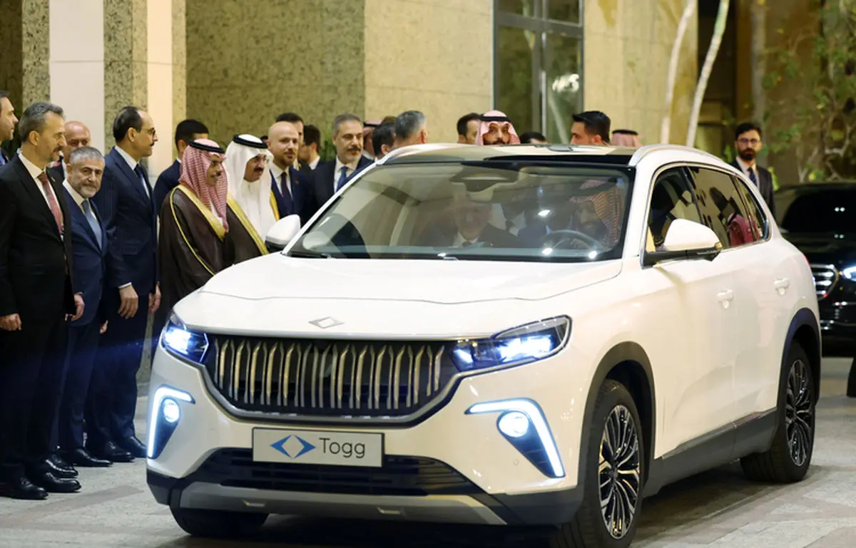 ببینید | اردوغان به بن‌سلمان خودرو ملی ترکیه را هدیه داد