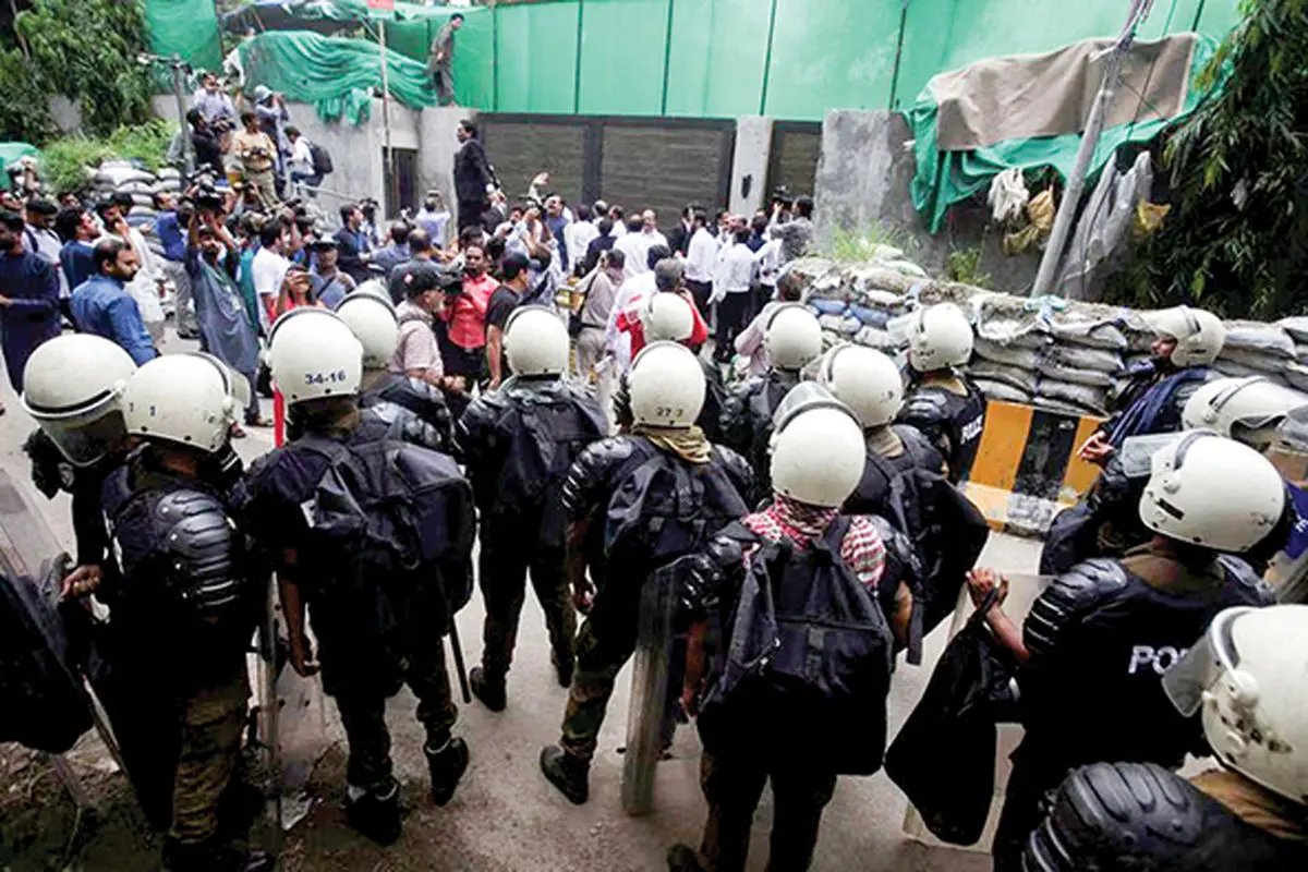 خان در زندان؛ ‌‌واکنش هواداران او چه خواهد بود؟