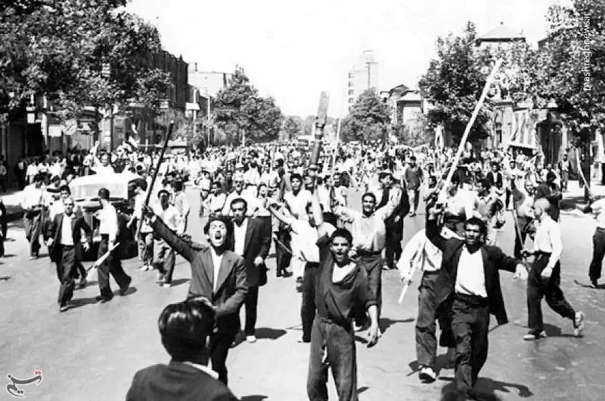نظر متفاوت ‌فاطمی و ‌‌مصدق در فاصله وقایع ۲۵ و ۲۸ مرداد