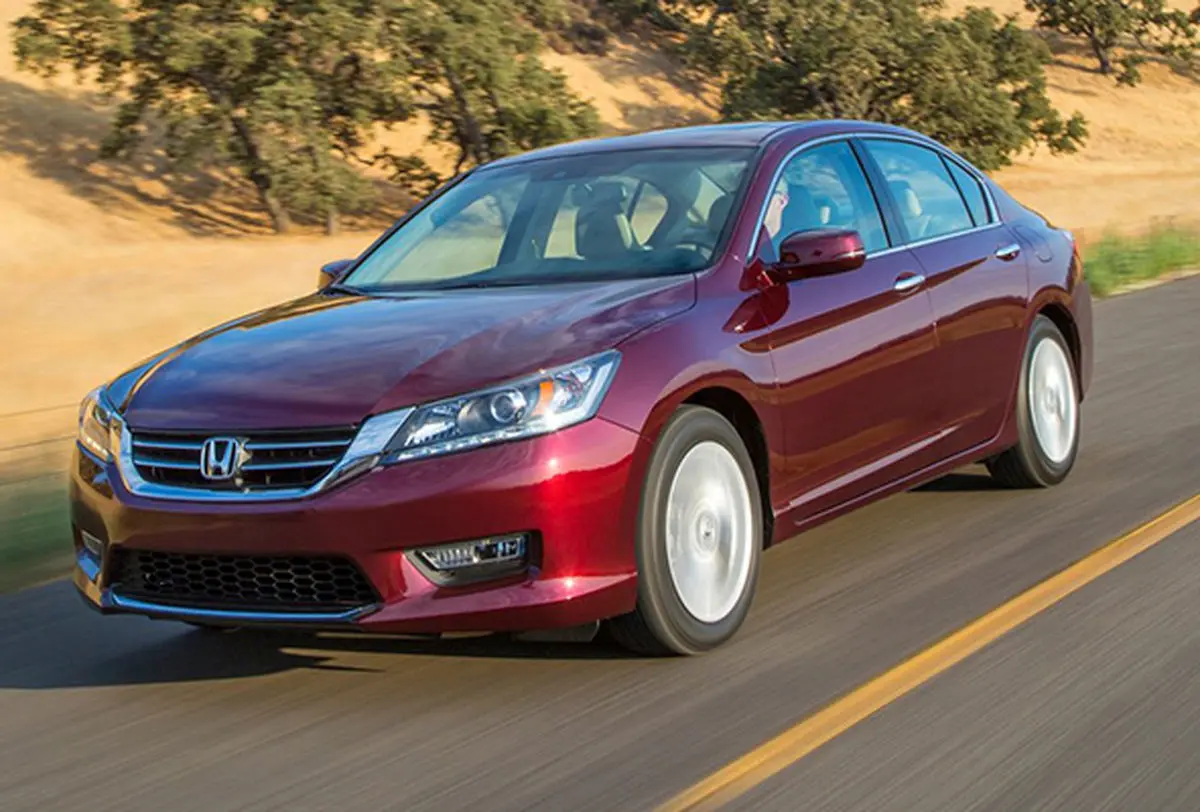 جدال سامورایی‌های کهنه‌کار؛ تویوتا کمری یا هوندا آکورد؟