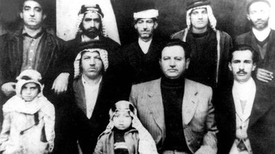 ‌صد سال صد قصه دیگر؛ انقلابی تمام وقت