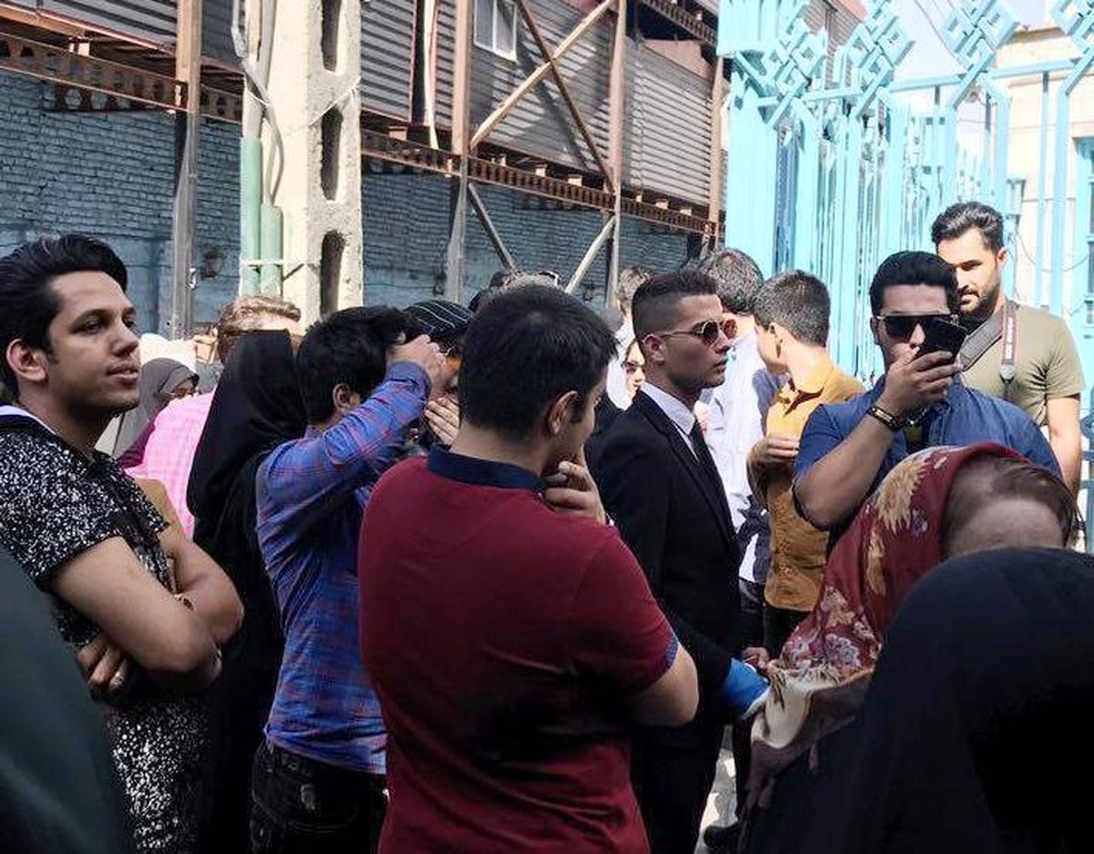 ببینید | حضور بدل رونالدو مقابل هتل اسپیناس پالاس